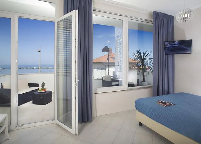 White Suite & Apartments