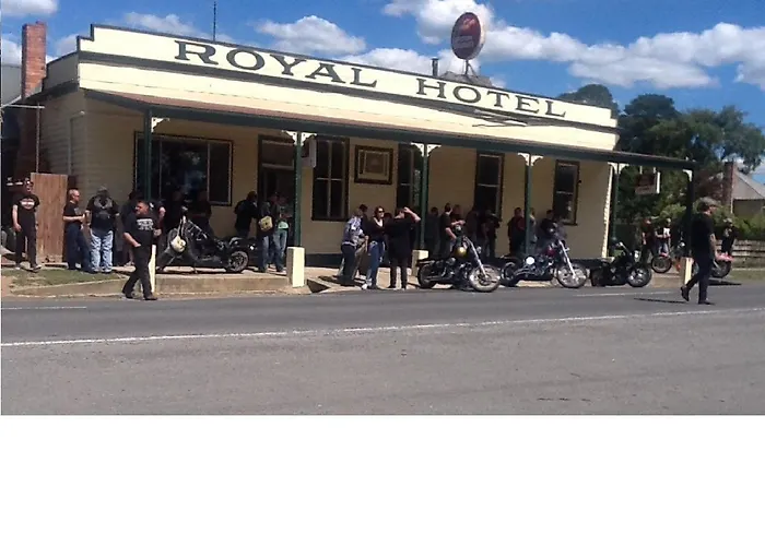 Royal Hotel Snake Valley