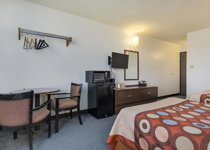 Super 8 By Wyndham Limon