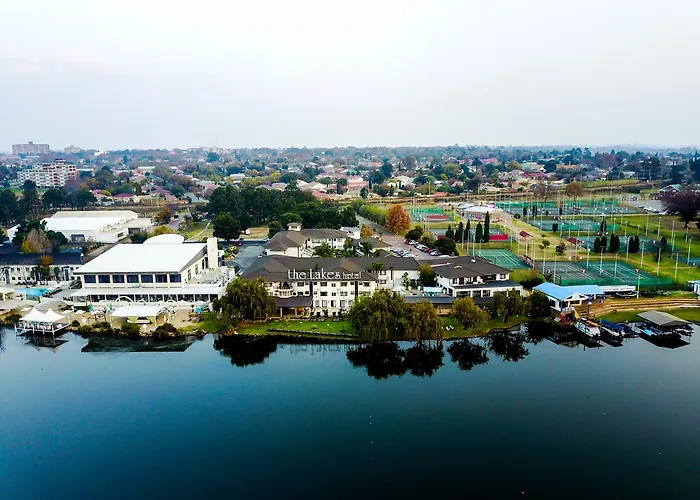 The Lakes Hotel & Conference Centre