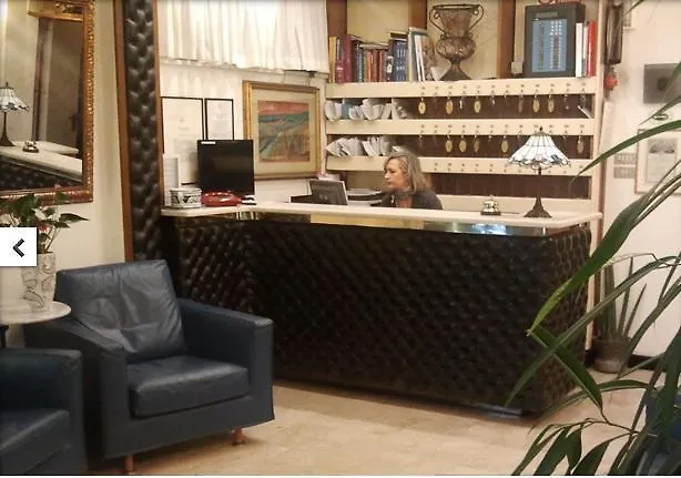 Hotel Tritone
