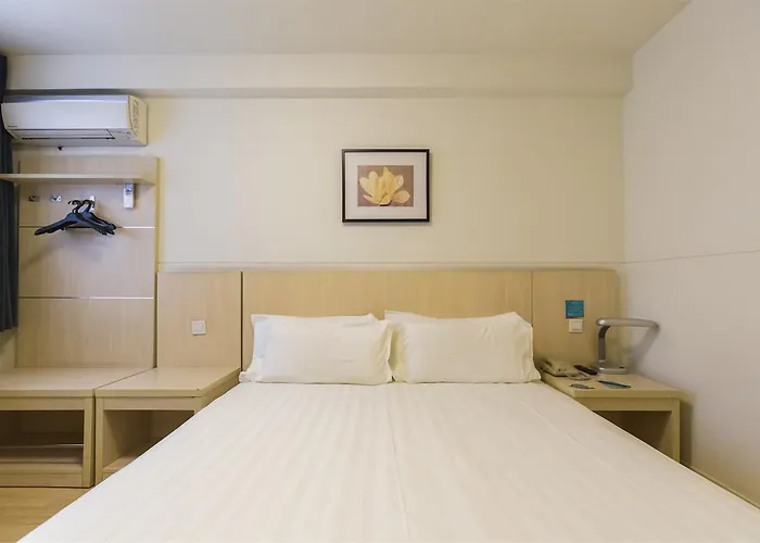 Magnolia Business Hotel Xining Railway Station Grand Cross Mojia Street