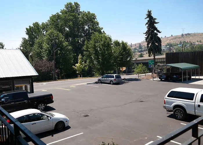 River Park Inn