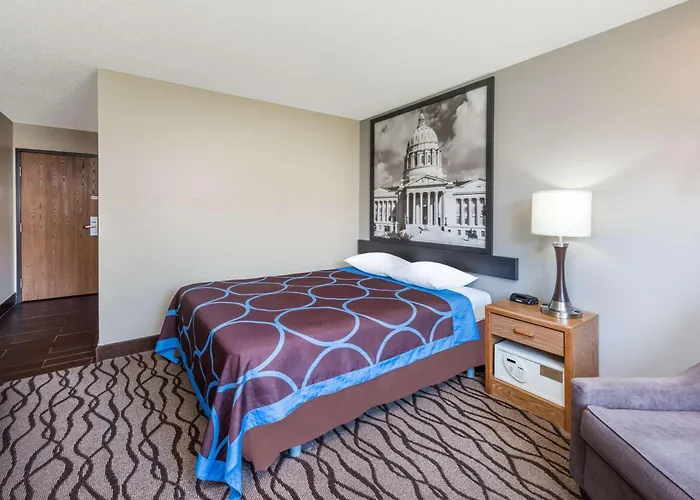 Super 8 By Wyndham West Plains