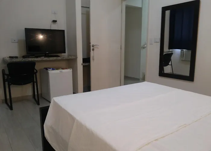 Dumont Park Hotel