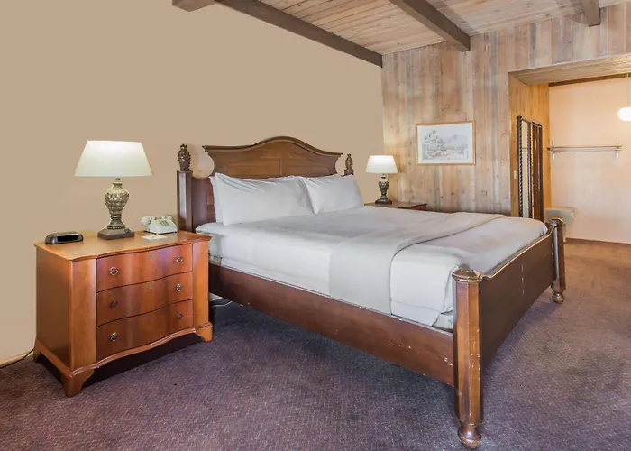 Days Inn By Wyndham West Allis/Milwaukee