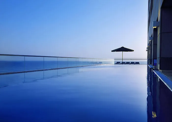 Arena Hotel By The Beach