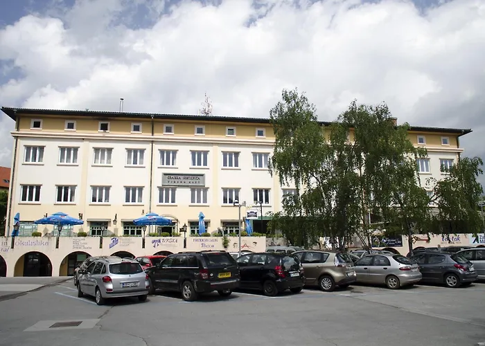Grajski Dvor