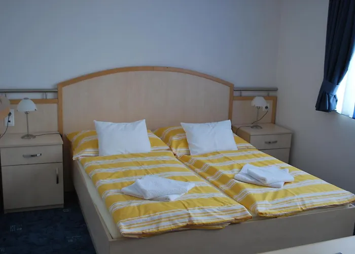 Fonix Hotel