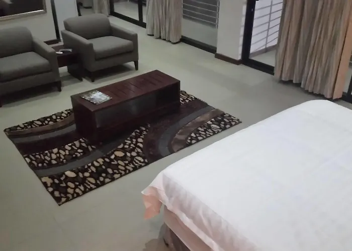 Pamo Hotel And Restaurants