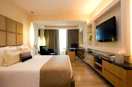 Comfort Suites Beachside Apartment Hotel