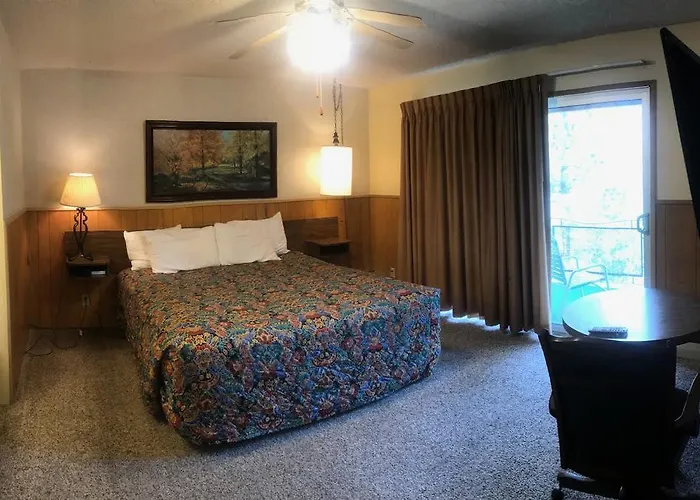 Boulder Lodge