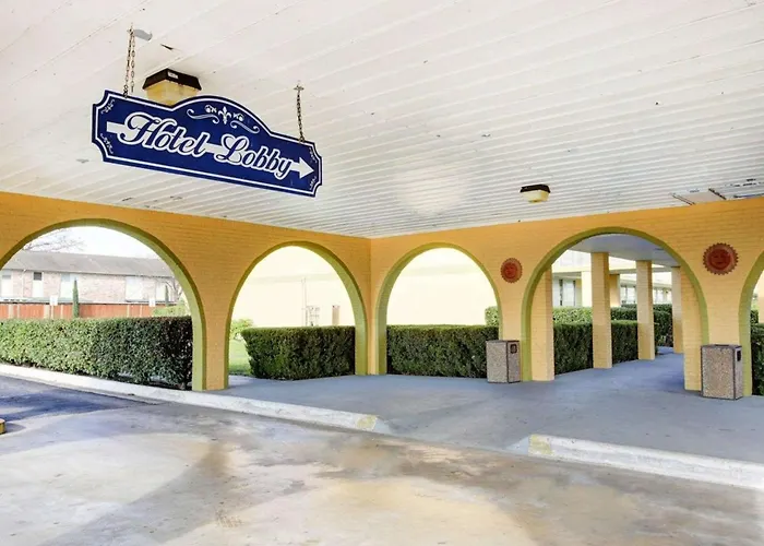 University Inn San Marcos