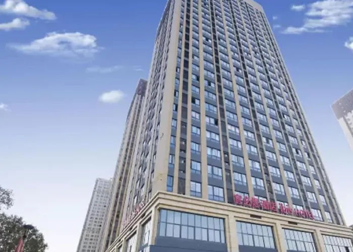 Ibis Luoyang Baolong Square Hotel