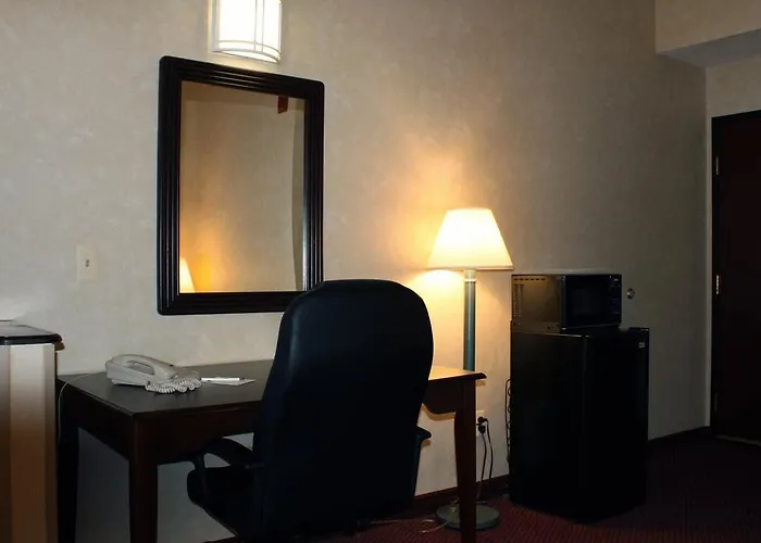 Comfort Suites Detroit/Warren