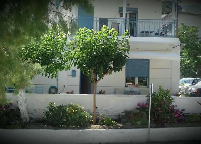 Smaragdi Studios And Rooms
