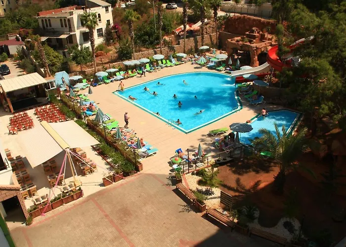 Green Life Hotel