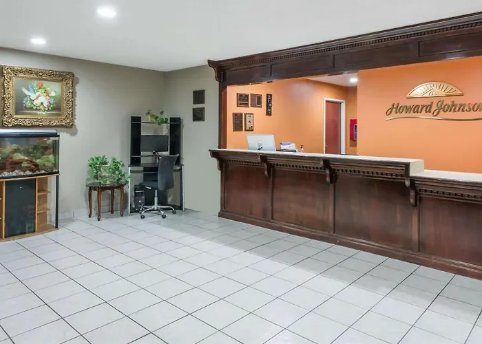 Baymont By Wyndham Iowa Lake Charles