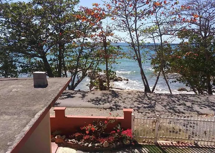Brisas Del Mar 1/1 Front Beach Apartment