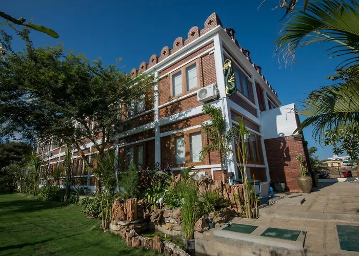 Bagan Vertex Hotel