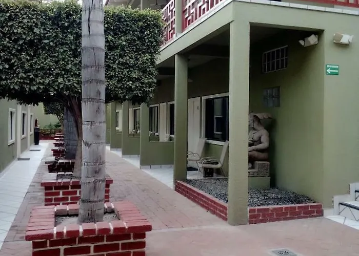 Hotel Azteca Inn