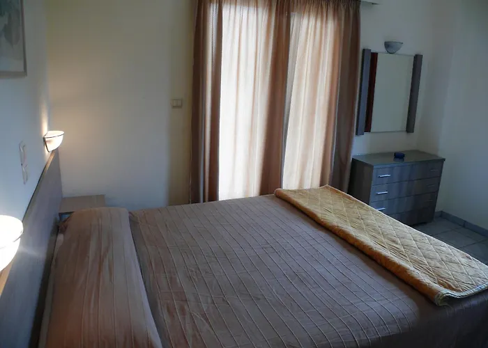 Hotel Karyatides