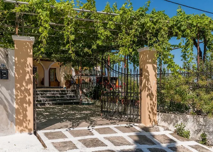 Mayra Apartment