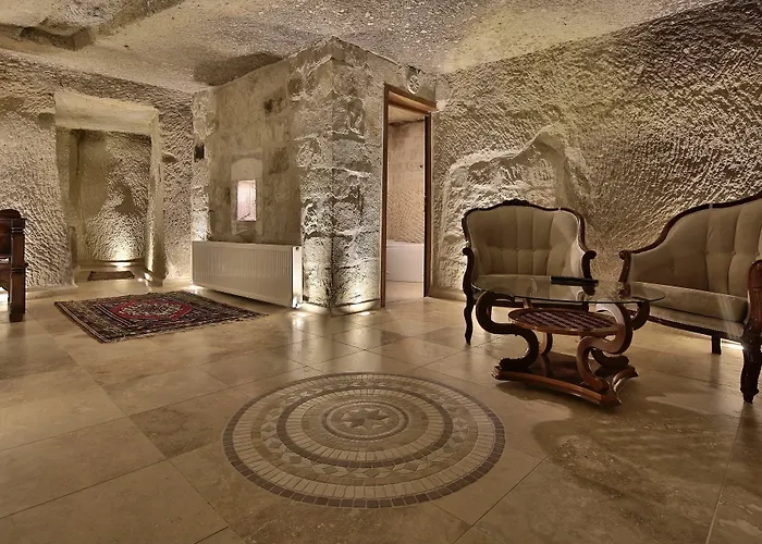 Shoestring Cave House