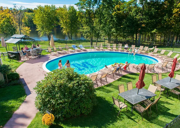 University Inn Academic Suites