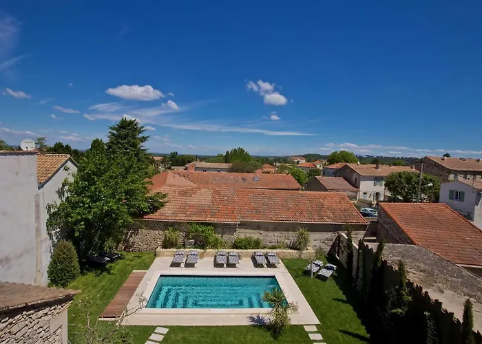 Le Petit Hotel