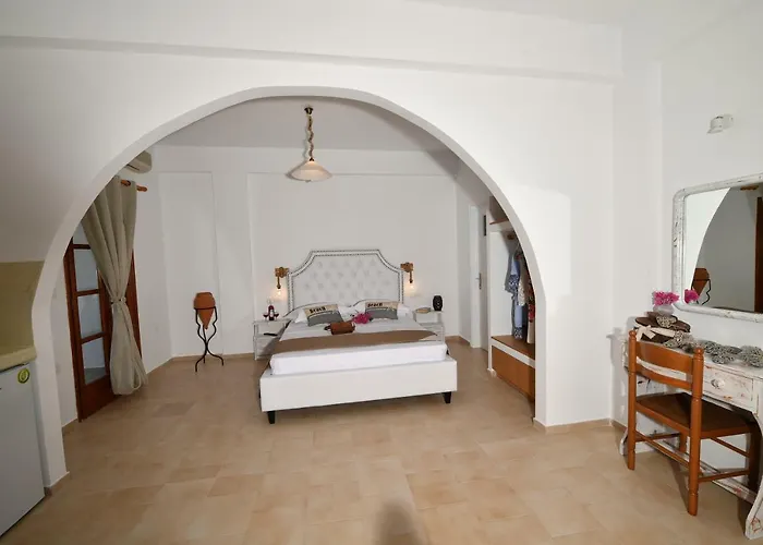 Philoxenia Hotel & Studios