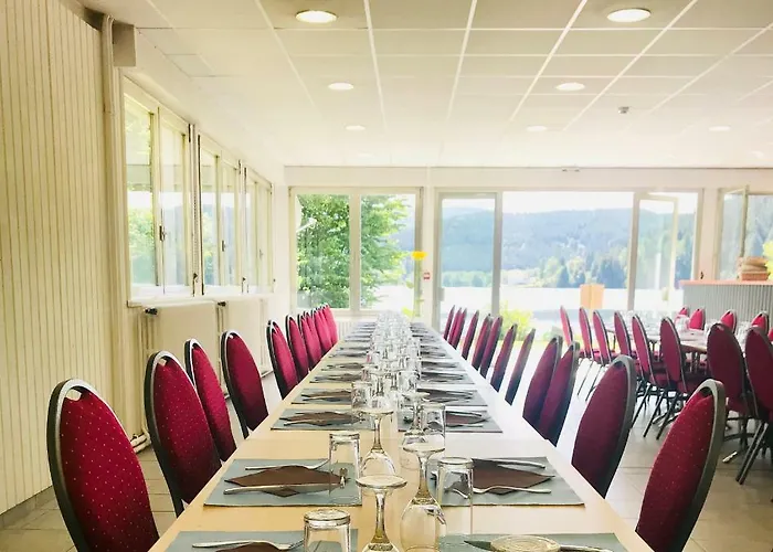 Hotel Restaurant Le Chalet Au Bord Du Lac