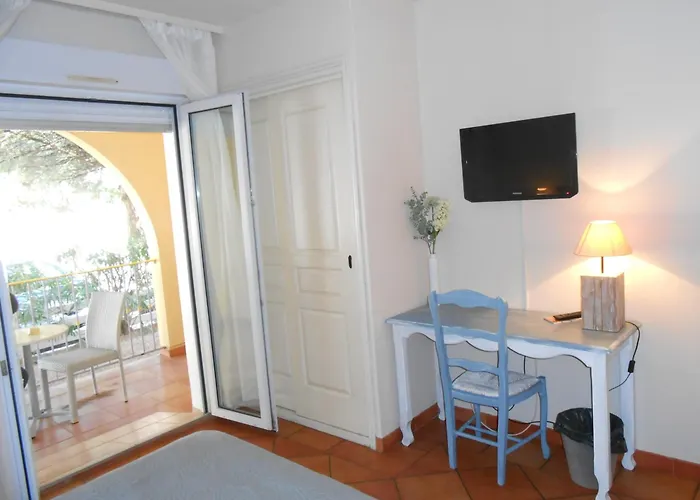 Hotel Athena