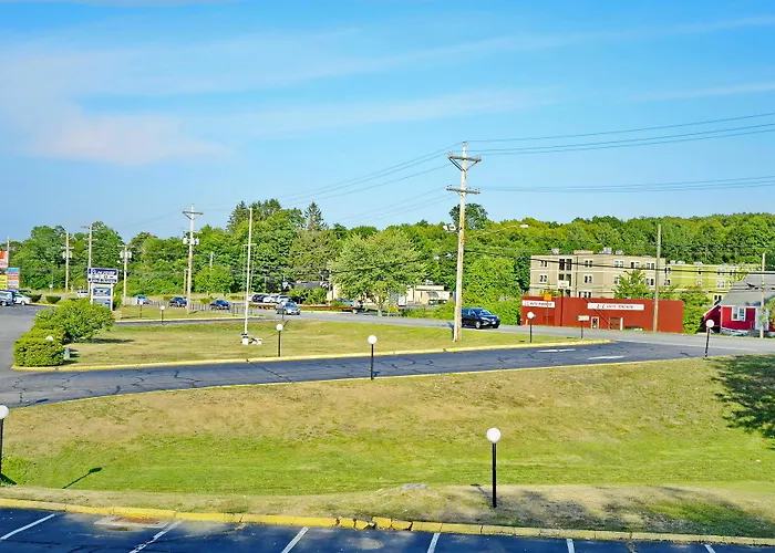 Flagship Inn & Suites