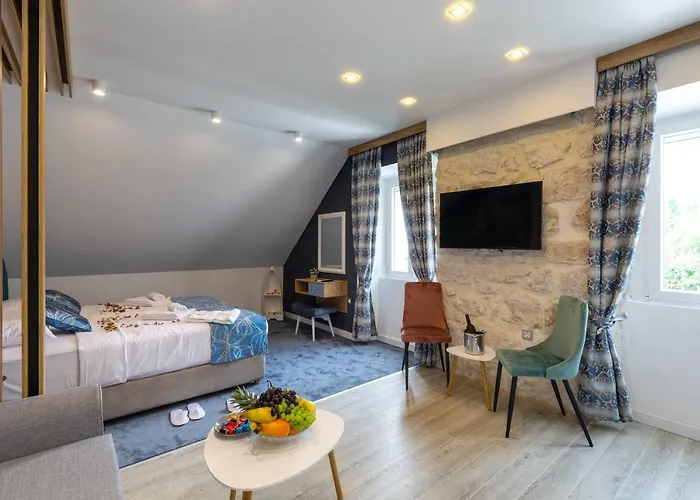 Apartments And Rooms Villa Naida