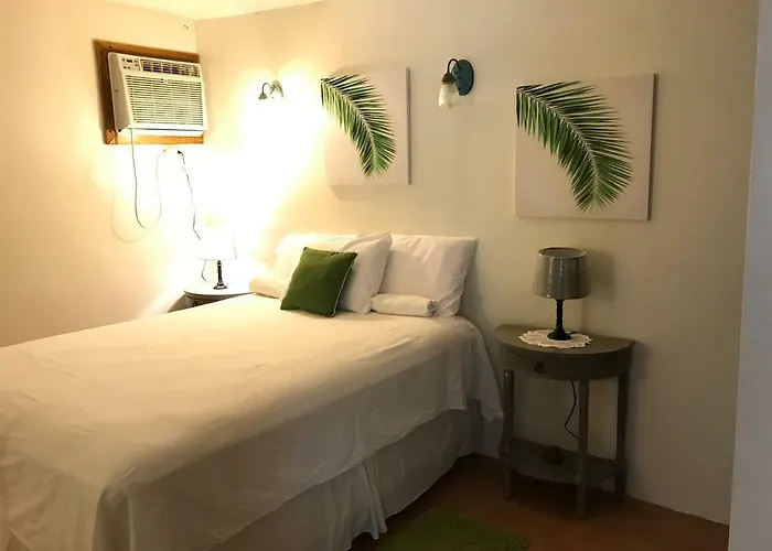 Brisas Del Mar 1/1 Front Beach Apartment