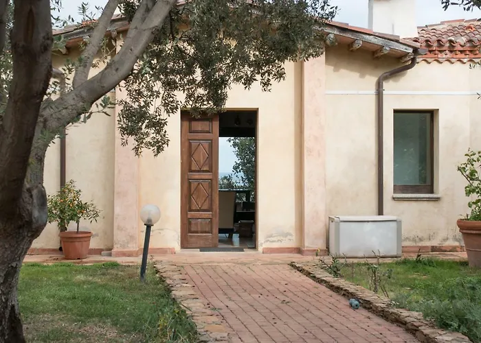 Camera vista mare, ingresso indipendente in Villa VìVì