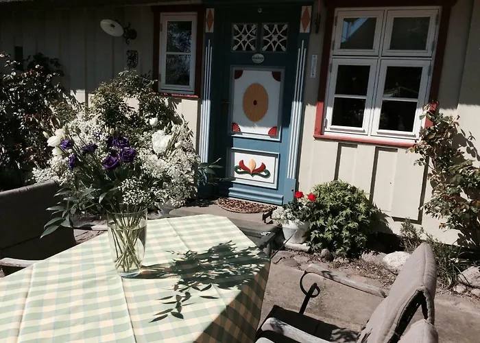 Haus am Hafen - Luxus unter Reet, Garten, Strandkorb, kleine Idylle