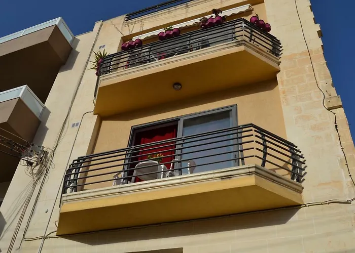 Mellieha Town Centre Bright & Spacious 3 Bedroom Apartment