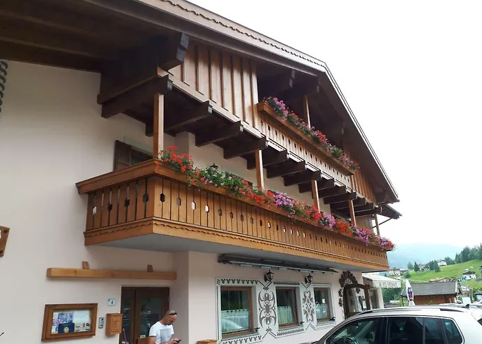 Garni Eden Bed And Breakfast