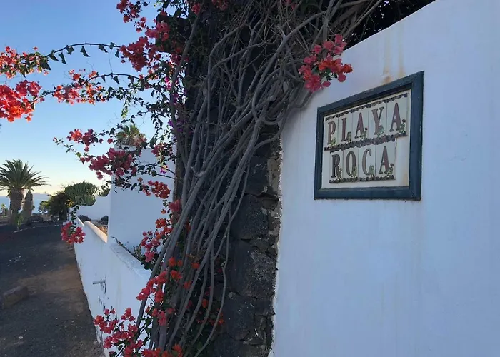 Comfortable Houses Playa Roca Beachfront Access
