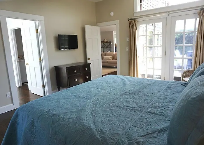 9 Green Hollow Road