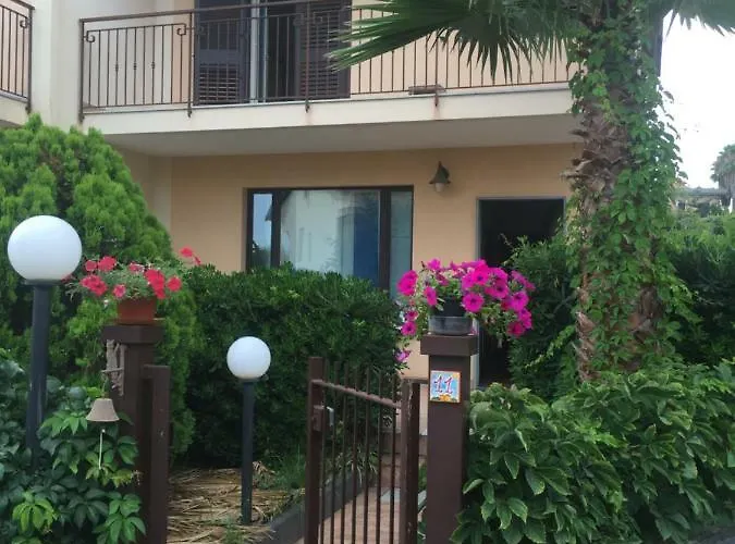 Villa Muse Holiday sul mare Capo Mulini, Acireale - Sicilia, Italy Locazione Turistica