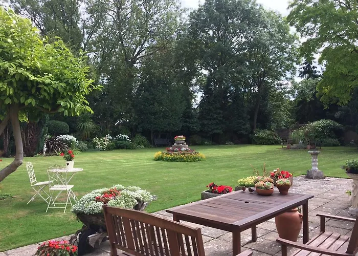 Little Manor