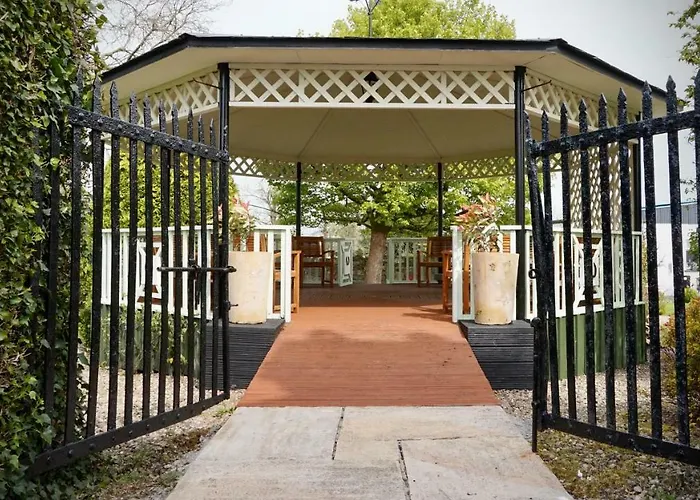 Cartron House