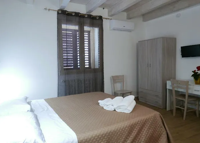 Opera Boutique Rooms