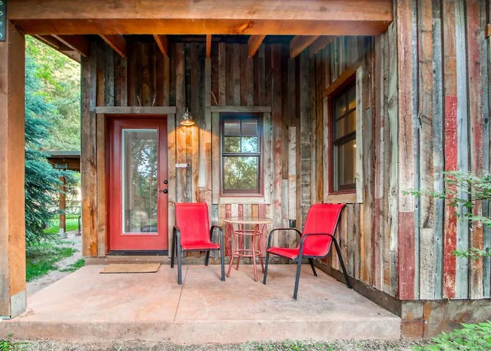 Creekside Cowa-Bungalow!