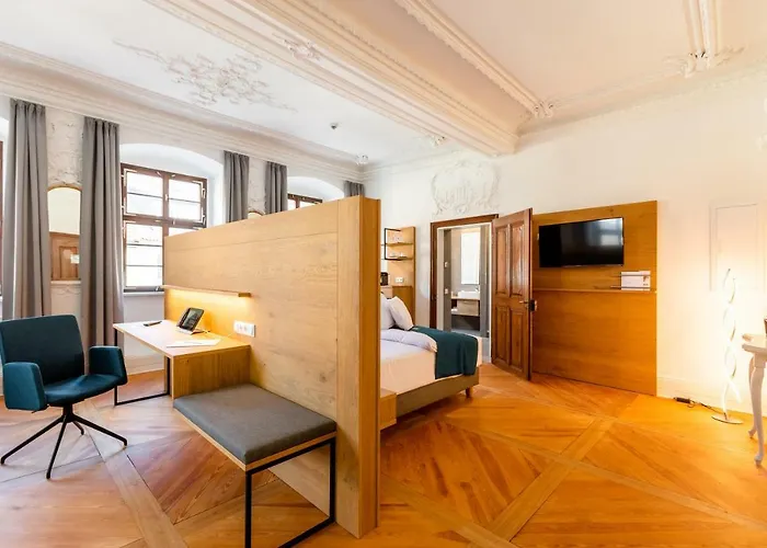Schwan Und Post Business Quarters