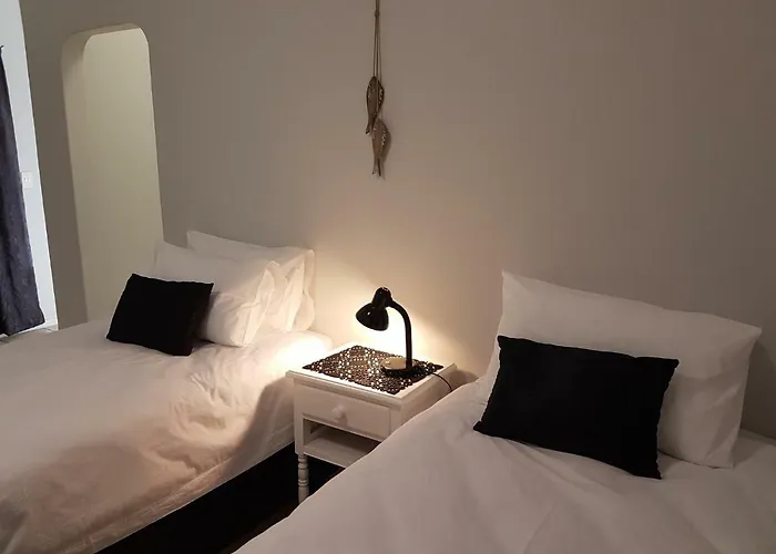 Traders Guesthouse At Lake Pleasant Living