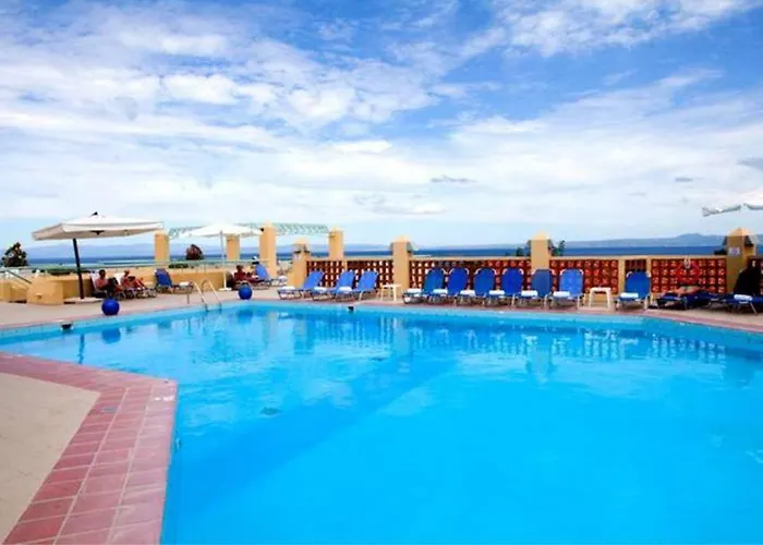 Daphne Holiday Club